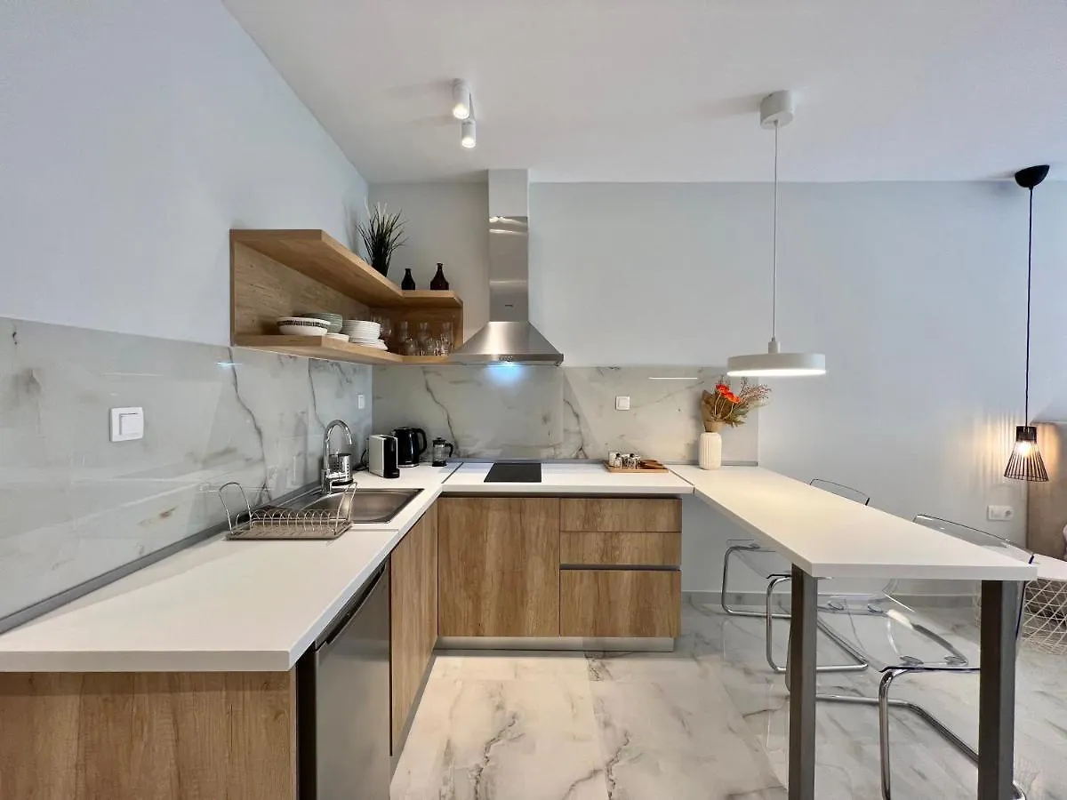 Kono Studios & Suites Thessaloniki 0*,