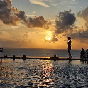 https://ocean-breeze-apartments-negombo.negombohotels.net